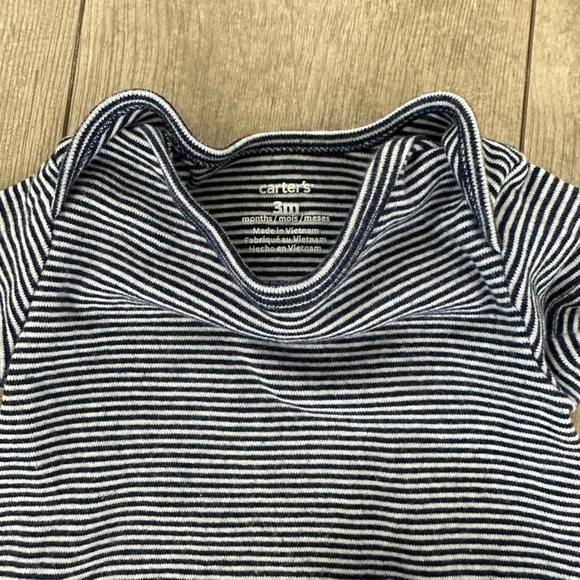 Carter’s 0-3 Month Baby Boy matching outfit set - Picture 4 of 6